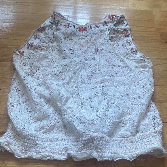 White Lace Embroidered Tank - Small - Picture 4 of 4